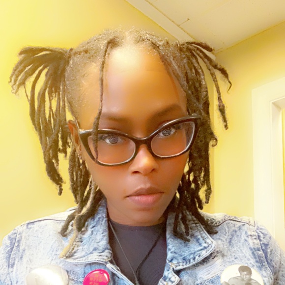 Meet your Posher, Vashon - Picture 1 of 2